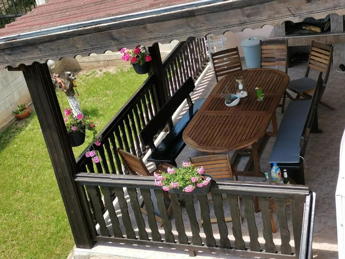 Villa Holly Baltsjik Eksteriør bilde